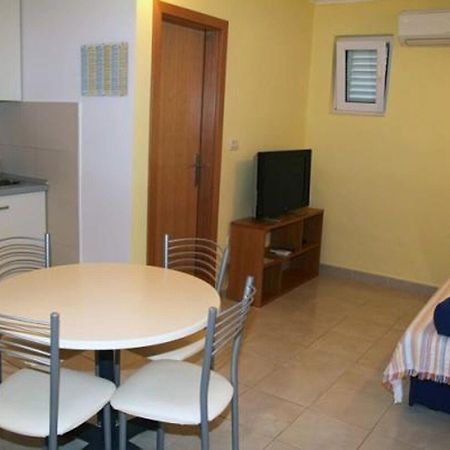 Apartments Sini Макарска Экстерьер фото