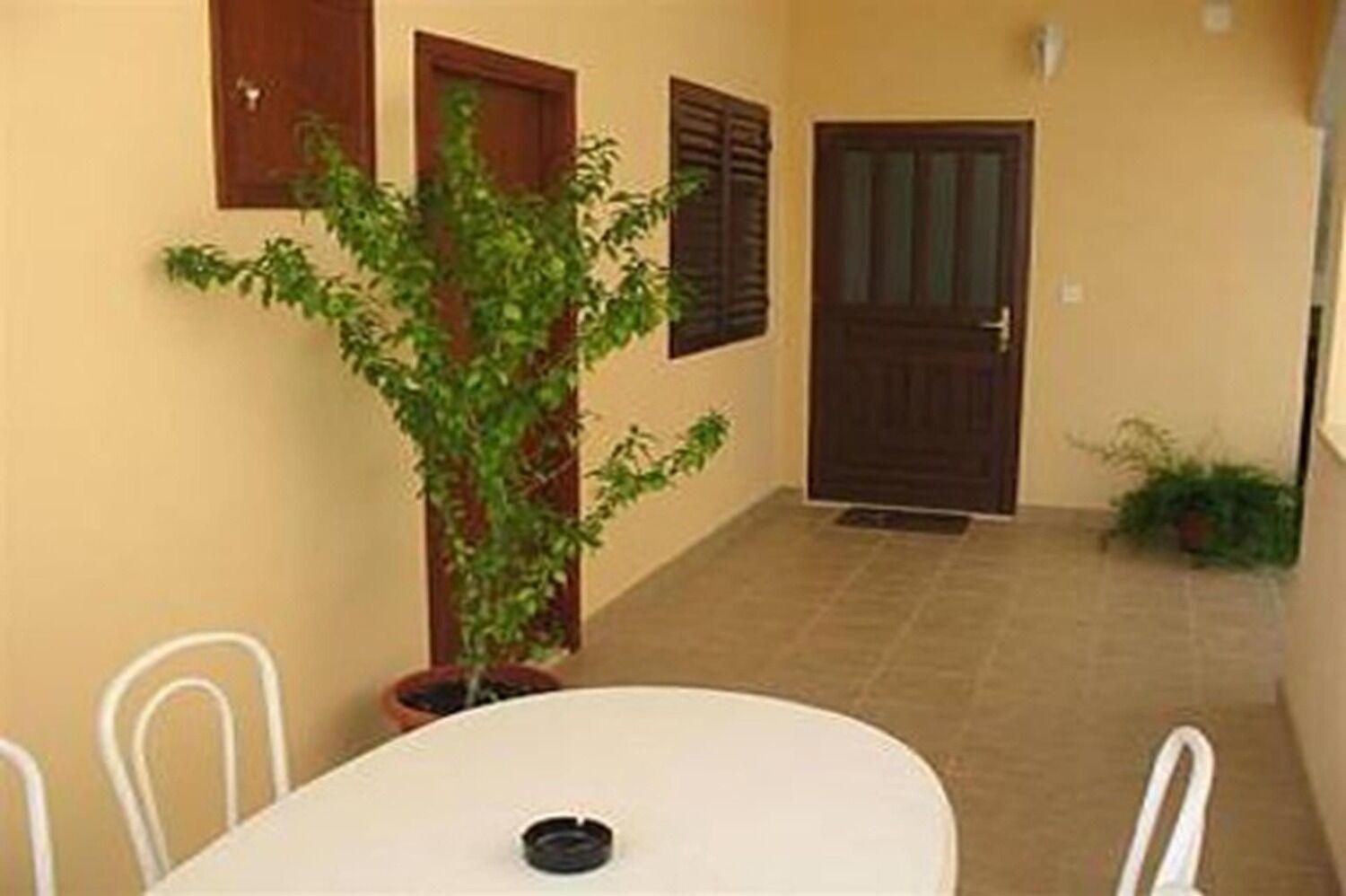 Apartments Sini Макарска Экстерьер фото