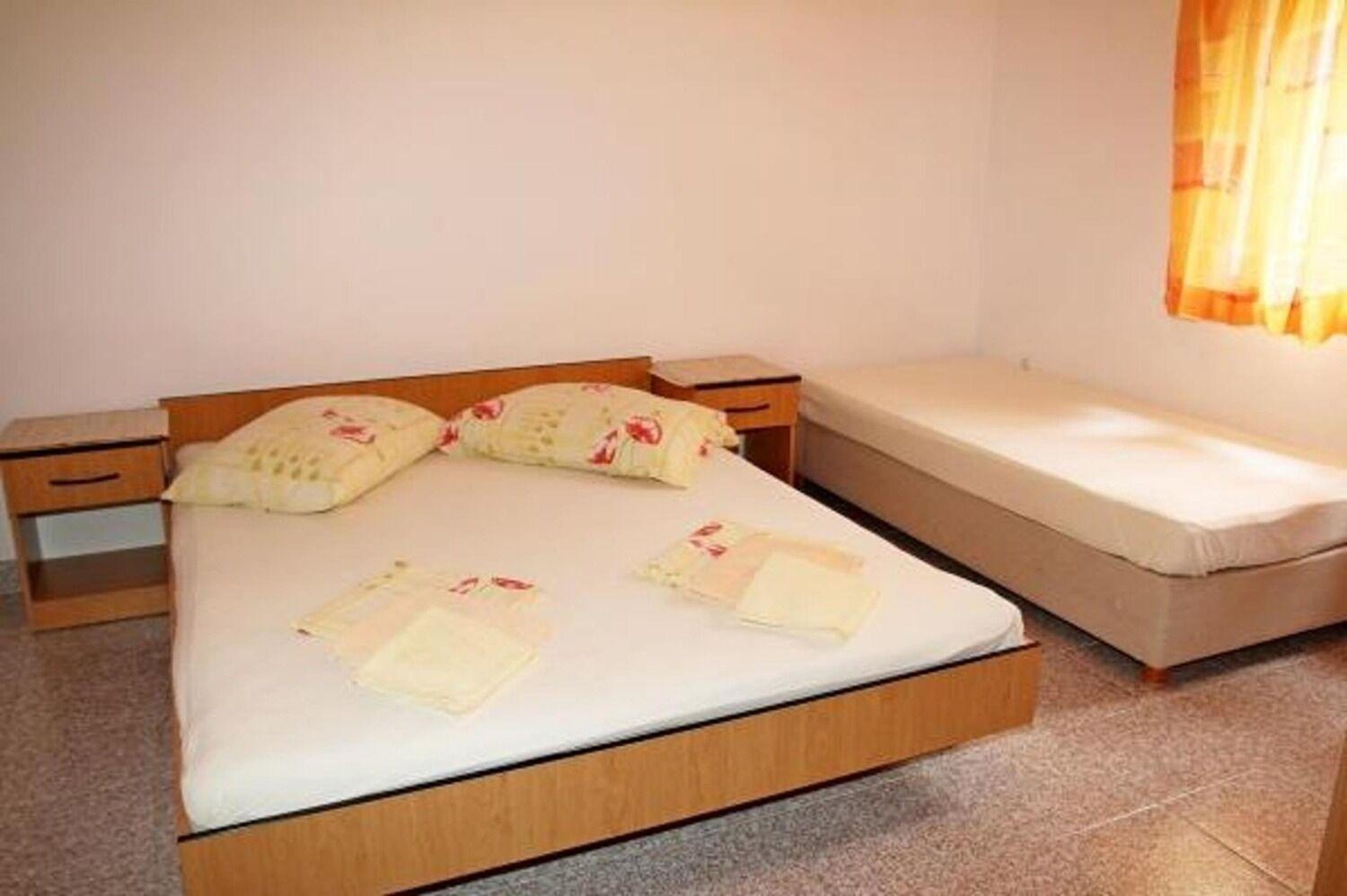 Apartments Sini Макарска Экстерьер фото