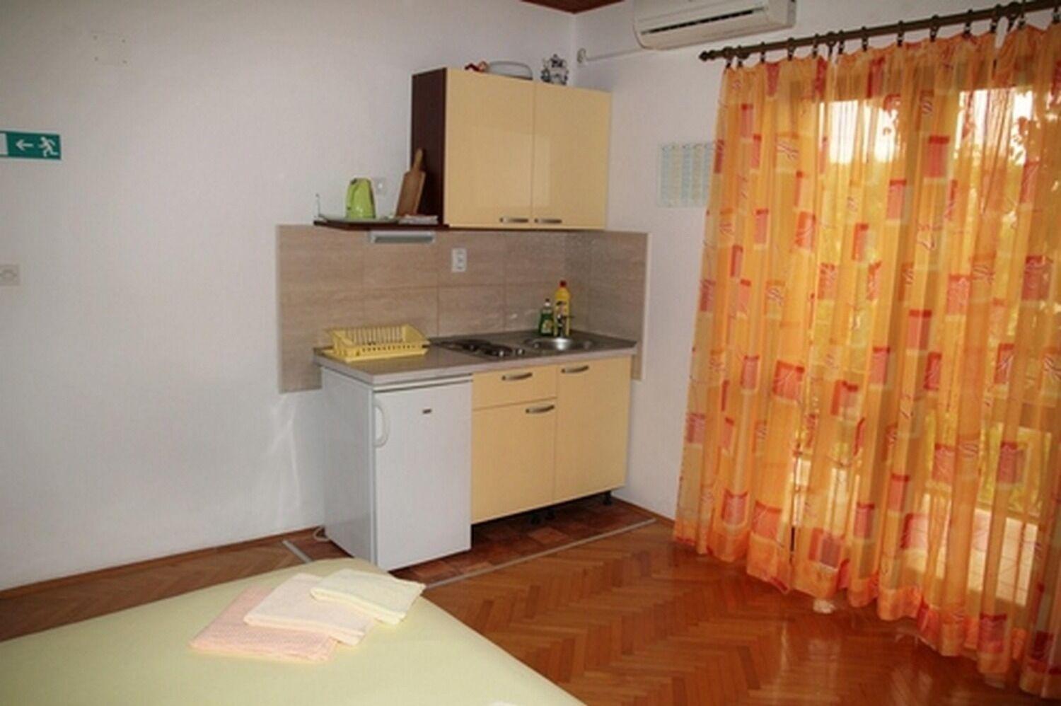 Apartments Sini Макарска Экстерьер фото