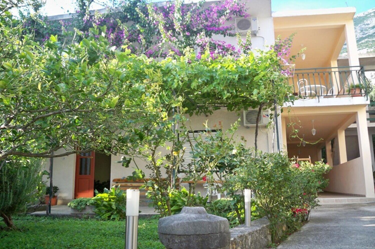 Apartments Sini Макарска Экстерьер фото