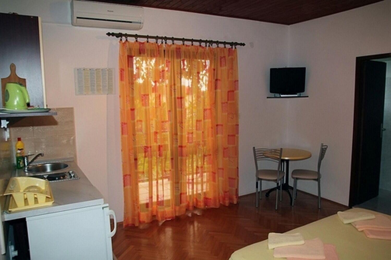 Apartments Sini Макарска Экстерьер фото